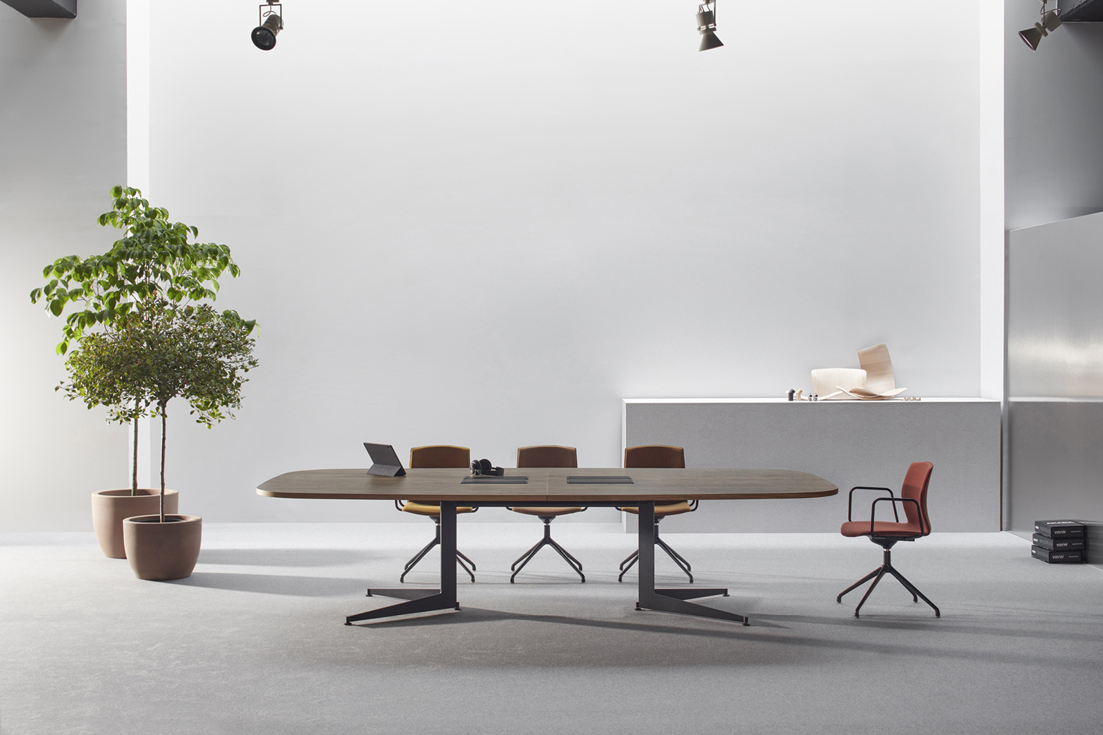 Meeting-room-boardroom-table_usoa_akaba.jpg