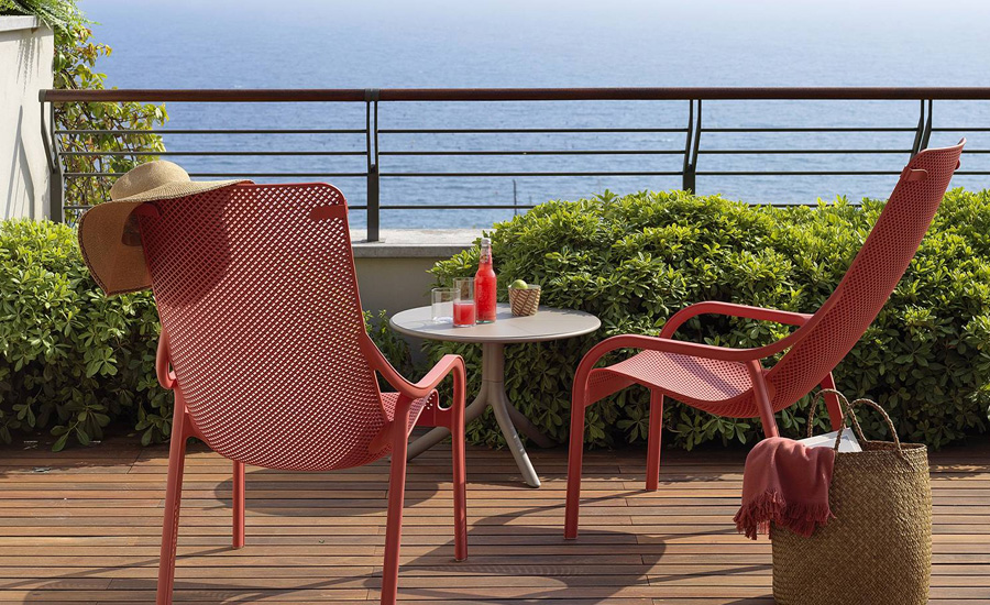 Net-Lounge-Chair-im-2.jpg